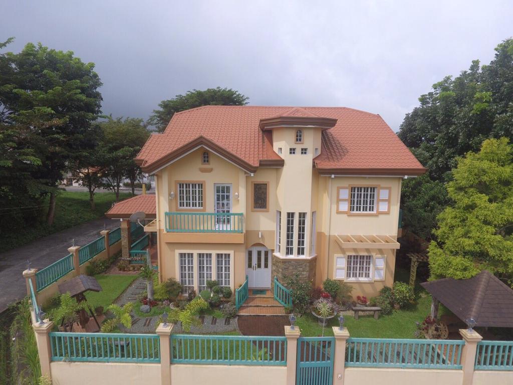 Charming Tagaytay Vacation *